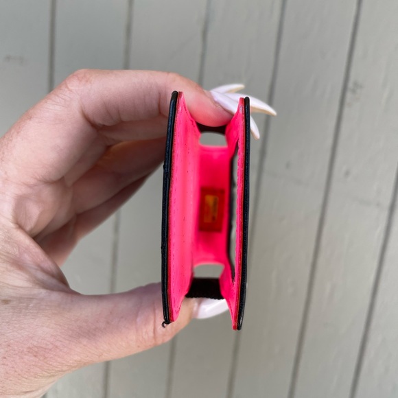 Vintage 2000’s Chanel Cell Phone Case - Picture 4 of 10